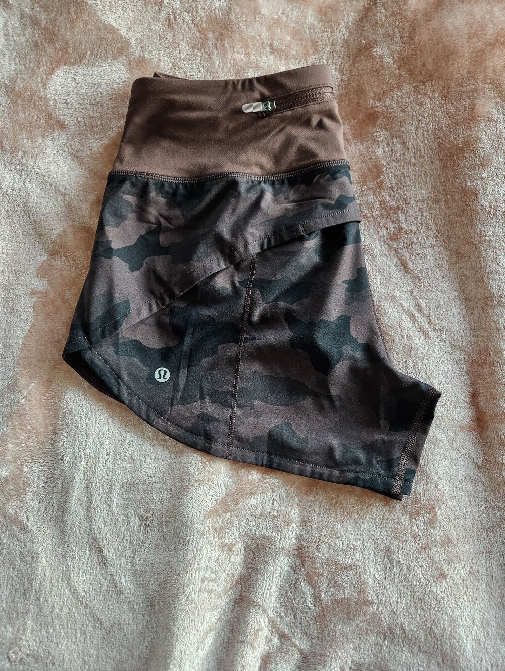 lululemon athletica Women’s Brown Camo Performance Shorts